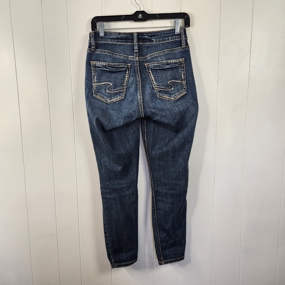 Silver Suki Cropped Denim Jeans Skinny Capri Stretchy Dark Wash Mid Rise Size 26 - Picture 4 of 12